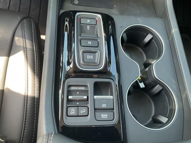 Photo of 2025 Platinum White Pearl Honda Pilot