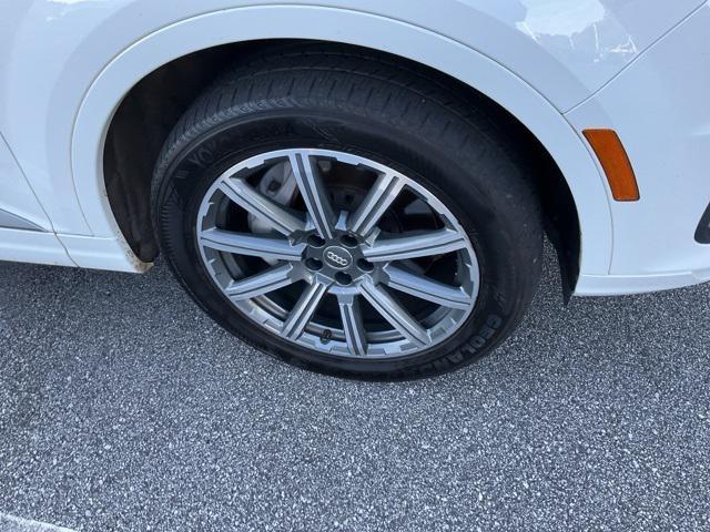 Photo of 2017 Carrara White Audi Q7