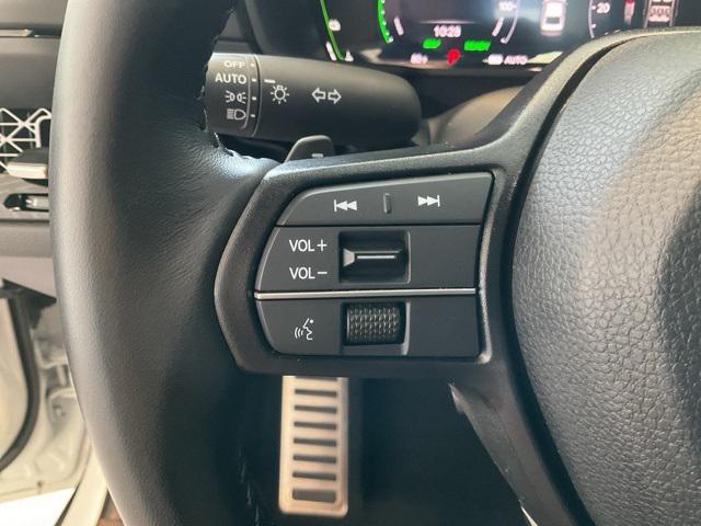 Photo of 2024 Platinum White Pearl Honda Accord Hybrid