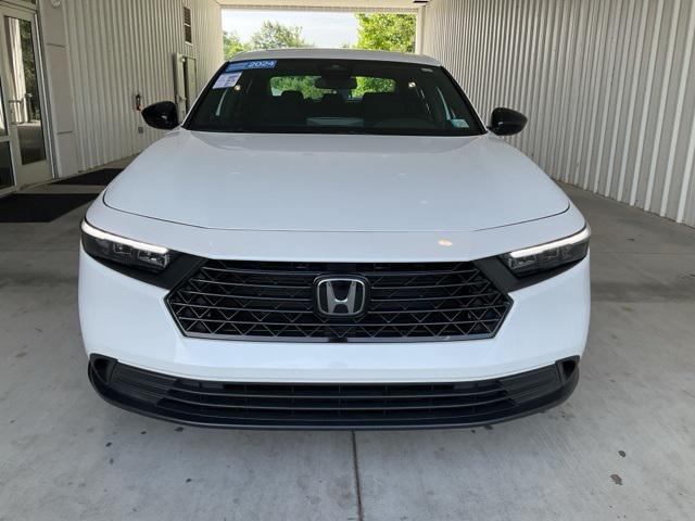 Photo of 2024 Platinum White Pearl Honda Accord Hybrid