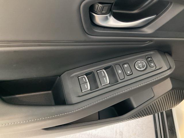 Photo of 2024 Platinum White Pearl Honda Accord Hybrid