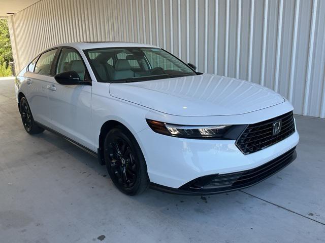 Photo of 2025 Platinum White Pearl Honda Accord