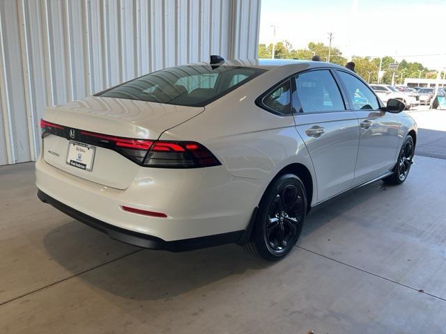 Photo of 2025 Platinum White Pearl Honda Accord
