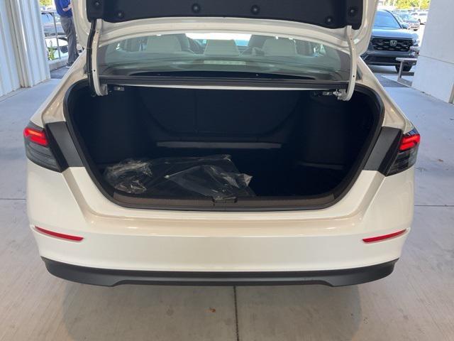 Photo of 2025 Platinum White Pearl Honda Accord