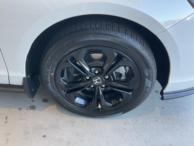 Photo of 2025 Platinum White Pearl Honda Accord