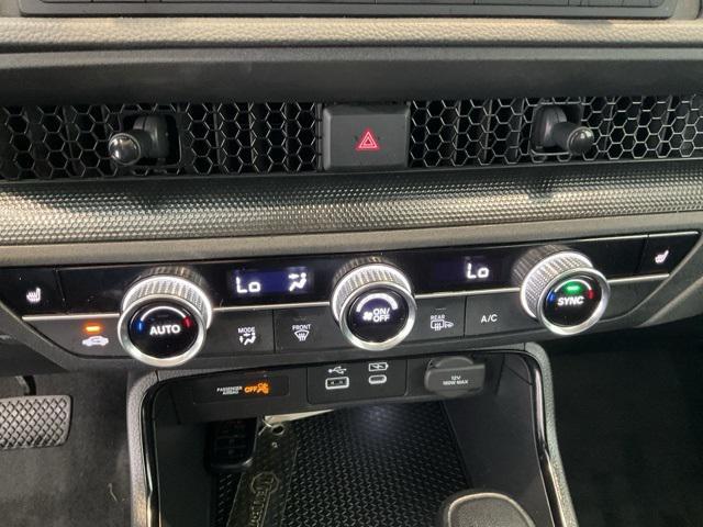 Photo of 2024 Crystal Black Pearl Honda CR-V Hybrid