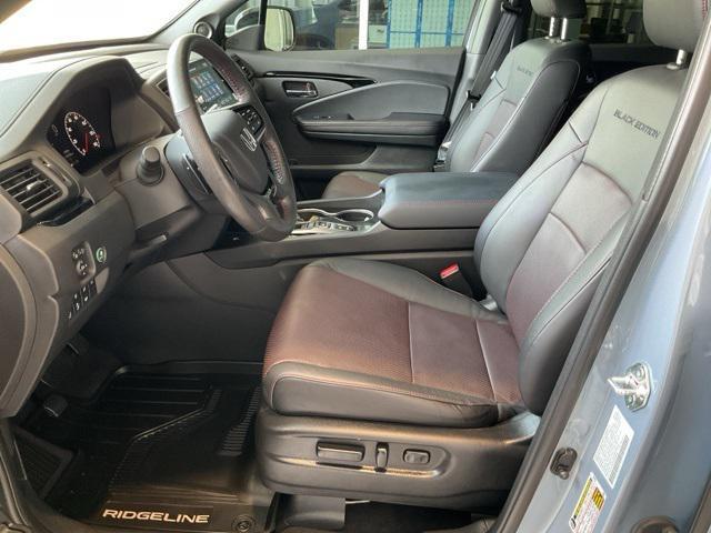 Photo of 2025 Gray Pearl Honda Ridgeline