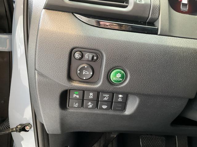 Photo of 2025 Gray Pearl Honda Ridgeline