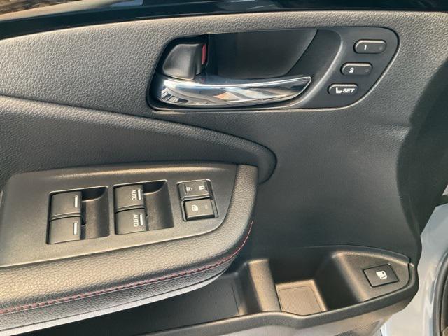 Photo of 2025 Gray Pearl Honda Ridgeline
