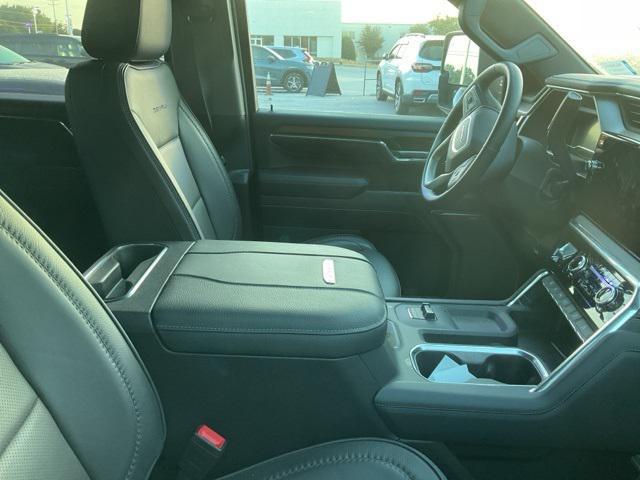 Photo of 2024 Onyx Black GMC Sierra 2500