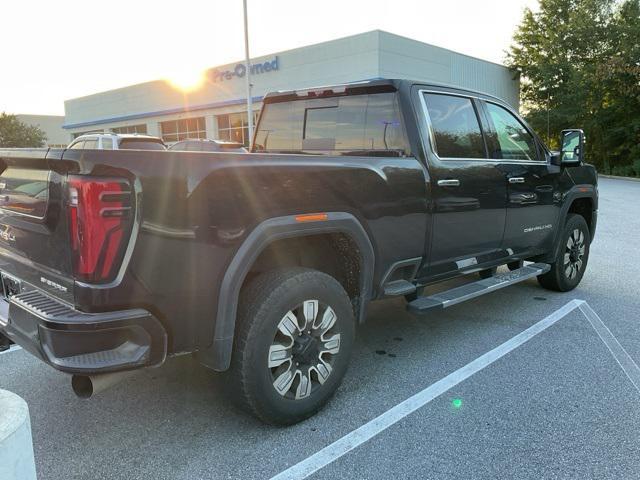 Photo of 2024 Onyx Black GMC Sierra 2500