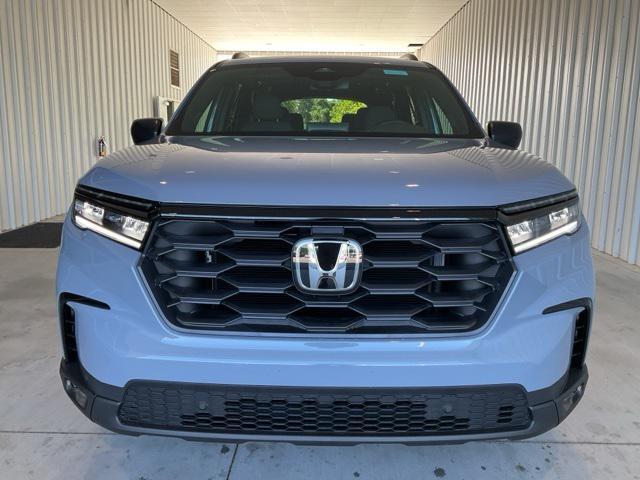 Photo of 2025 Sonic Gray Pearl Honda Pilot