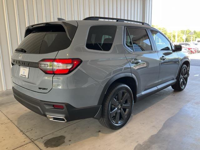 Photo of 2025 Sonic Gray Pearl Honda Pilot