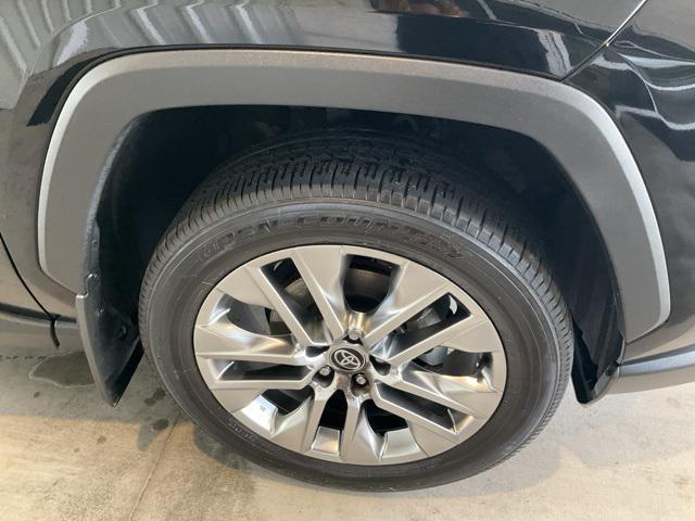 Photo of 2021 Midnight Black Metallic Toyota RAV4