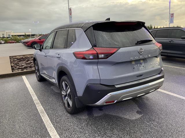 Photo of 2022 Boulder Gray Pearl/Super Black Nissan Rogue