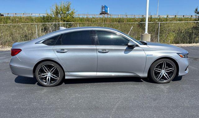 Photo of 2021 Lunar Silver Metallic Honda Accord Hybrid