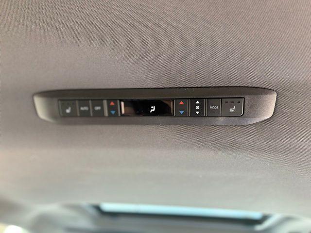 Photo of 2021 White Toyota Sienna