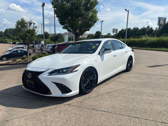 Photo of 2022 Ultra White Lexus ES 350