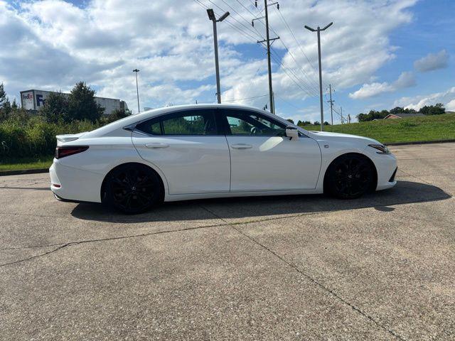 Photo of 2022 Ultra White Lexus ES 350