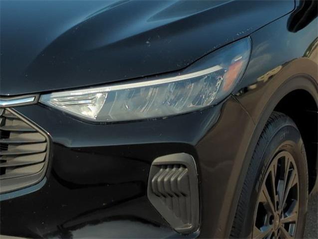 Photo of 2024 Agate Black Metallic Ford Escape