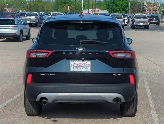 Photo of 2024 Agate Black Metallic Ford Escape