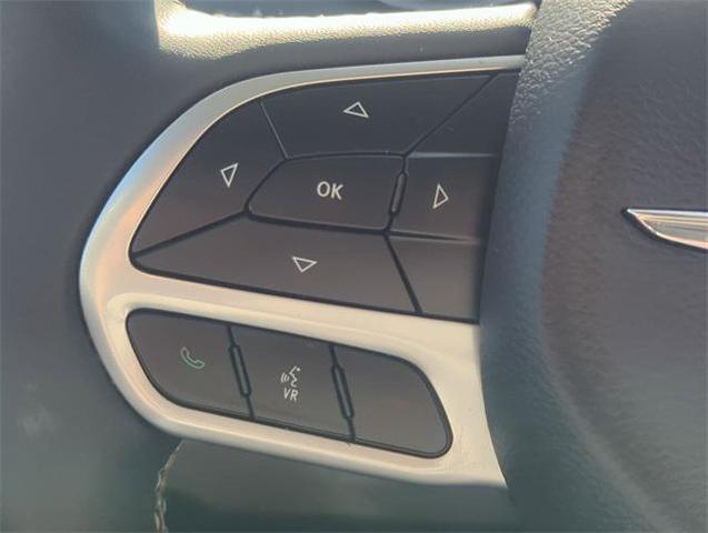 Photo of 2023 Bright White Clearcoat Chrysler Pacifica