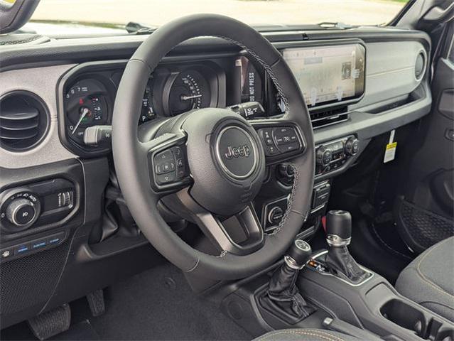 Photo of 2025 Black Clear-Coat Exterior Paint Jeep Wrangler 4xe