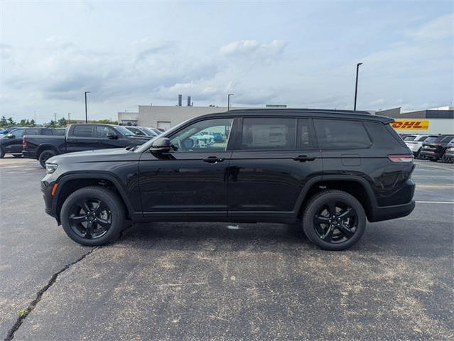 Photo of 2025 Diamond Black Crystal Pearl-Coat Exterior Paint Jeep Grand Cherokee