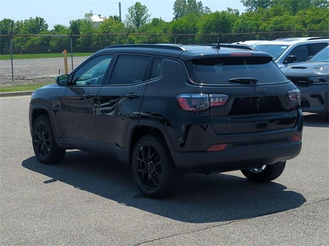 Photo of 2024 Diamond Black Crystal Pearlcoat Jeep Compass