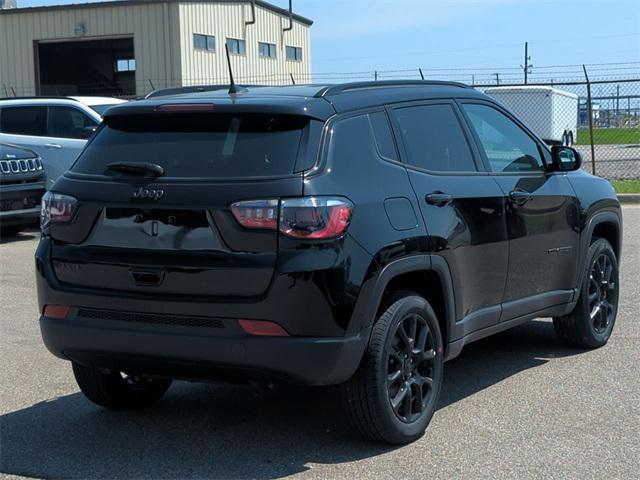 Photo of 2024 Diamond Black Crystal Pearlcoat Jeep Compass