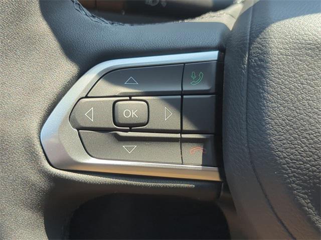 Photo of 2024 Diamond Black Crystal Pearlcoat Jeep Compass