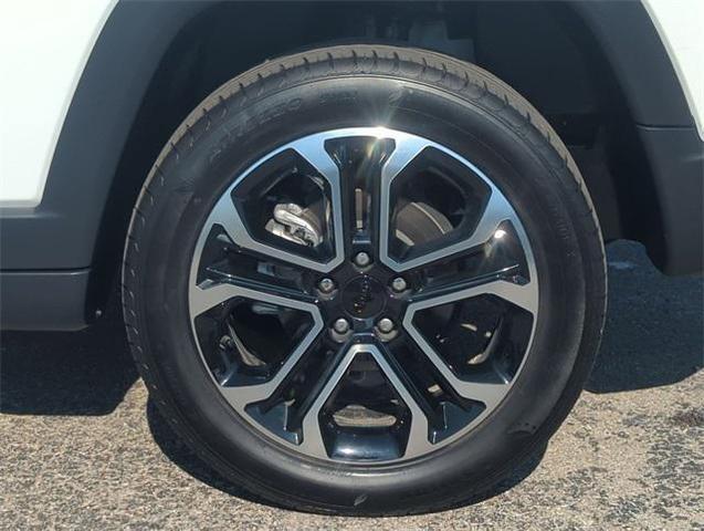 Photo of 2024 Bright White Clearcoat Jeep Compass