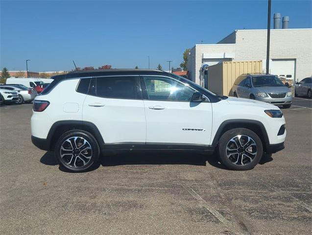 Photo of 2024 Bright White Clearcoat Jeep Compass