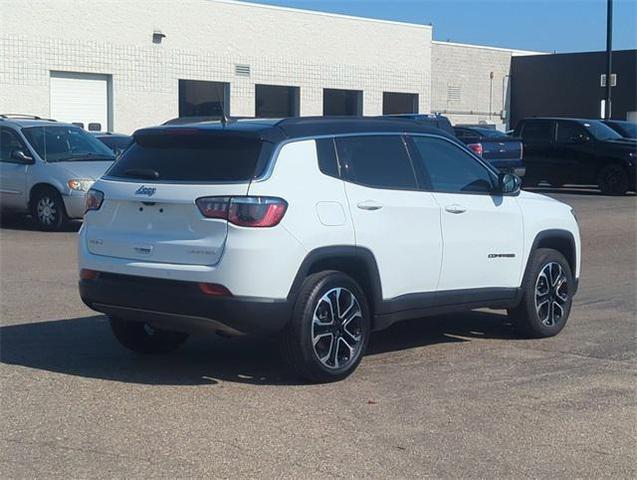 Photo of 2024 Bright White Clearcoat Jeep Compass