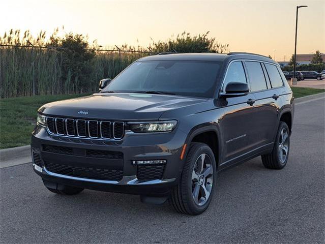 Photo of 2025 Baltic Gray Metallic Clear-Coat Exterior Paint Jeep Grand Cherokee