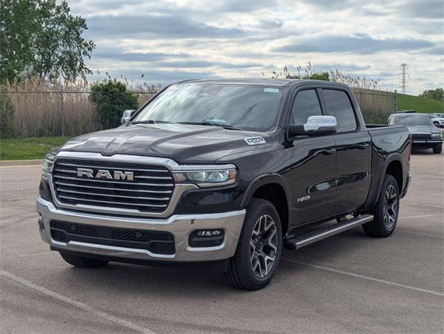Photo of 2025 Diamond Black Crystal Pearl-Coat Exterior Paint RAM 1500