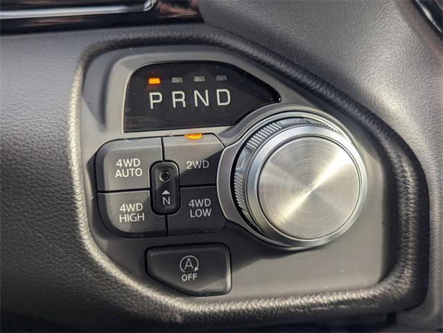 Photo of 2025 Diamond Black Crystal Pearl-Coat Exterior Paint RAM 1500