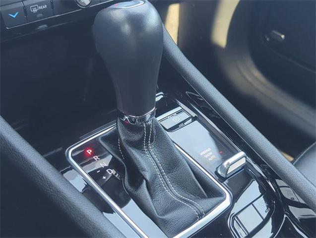 Photo of 2022 Bright White Clearcoat Jeep Compass