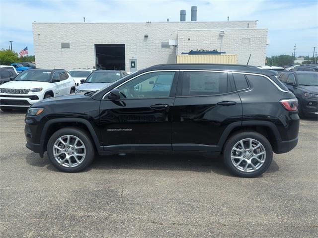 Photo of 2024 Diamond Black Crystal Pearlcoat Jeep Compass