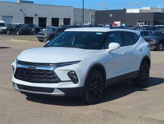 Photo of 2024 Summit White Chevrolet Blazer