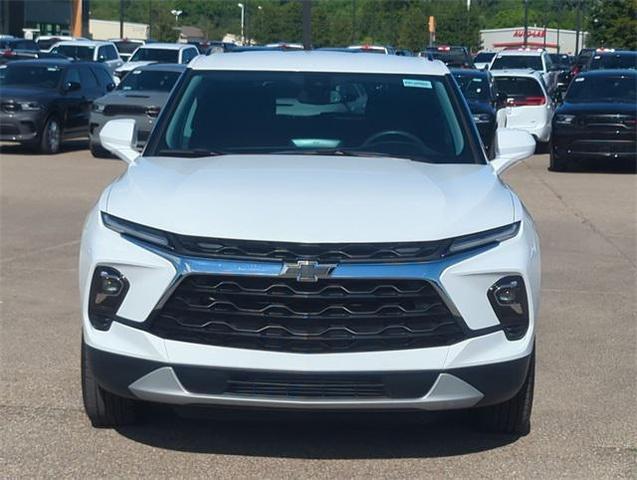 Photo of 2024 Summit White Chevrolet Blazer