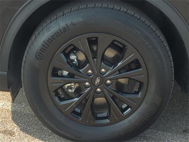 Photo of 2024 Agate Black Metallic Ford Escape