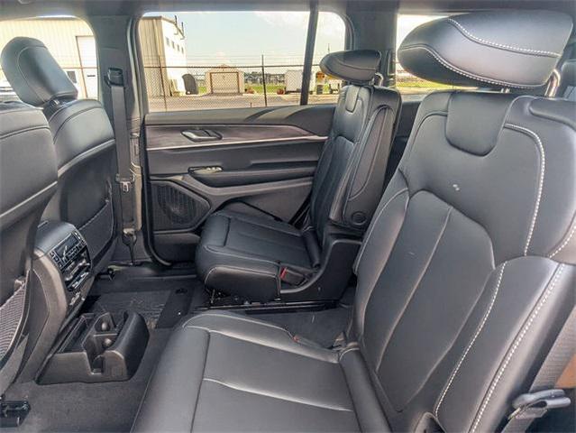 Photo of 2025 Baltic Gray Metallic Clear-Coat Exterior Paint Jeep Grand Cherokee