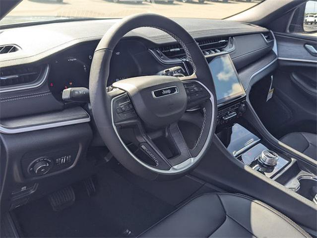 Photo of 2025 Baltic Gray Metallic Clear-Coat Exterior Paint Jeep Grand Cherokee
