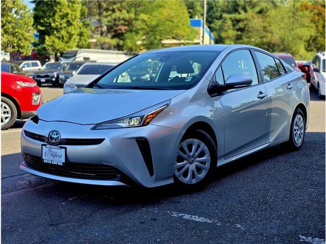 Photo of 2022 Classic Silver Metallic Toyota Prius