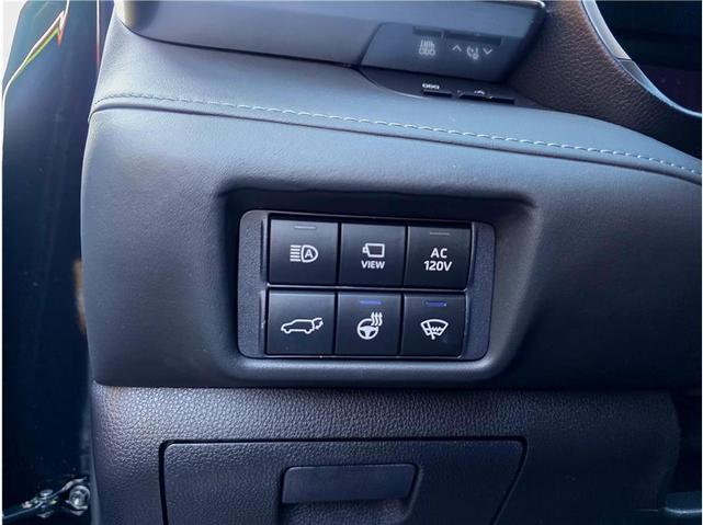 Photo of 2021 Midnight Black Metallic Toyota Highlander Hybrid