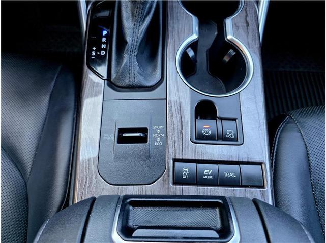 Photo of 2021 Midnight Black Metallic Toyota Highlander Hybrid