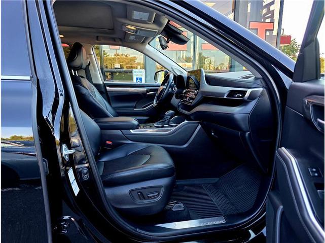 Photo of 2021 Midnight Black Metallic Toyota Highlander Hybrid