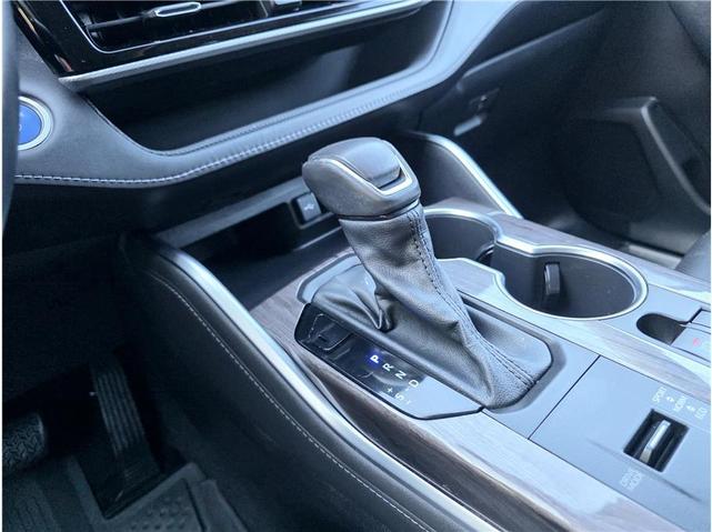 Photo of 2021 Midnight Black Metallic Toyota Highlander Hybrid