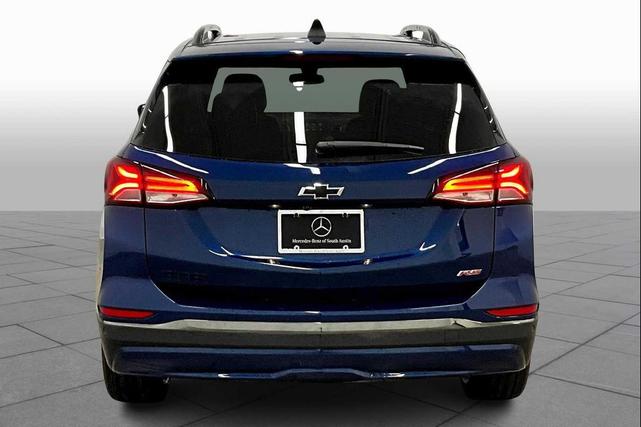 Photo of 2023 Blue Glow Metallic Chevrolet Equinox